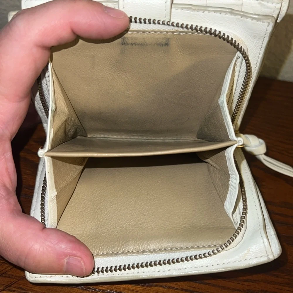 Bottega Veneta Authentic White bifold wallet